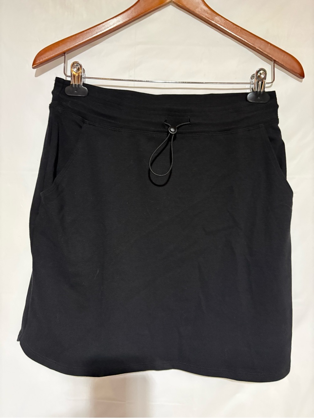 Sundry for Evereve Black Mini Skirt with Drawstring Waist and Pockets